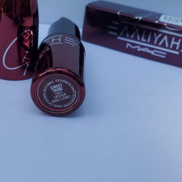 2Mac AALIYAH Amplified Creme lipstick.STREET thing - Picture 4 of 8